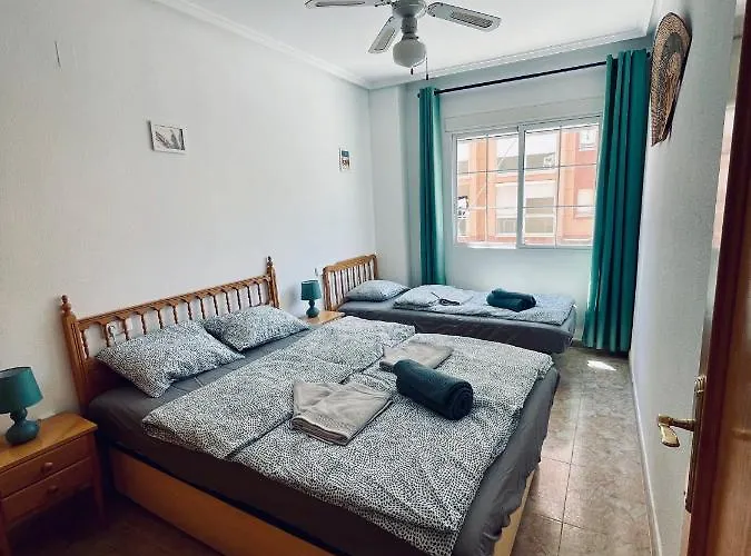 El Papagayo 2 Mins Walking To The Apartment Torrevieja