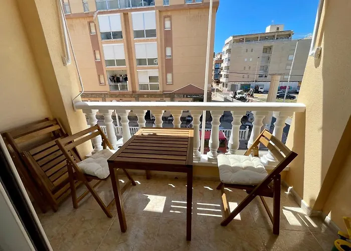 El Papagayo 2 Mins Walking To The * Torrevieja